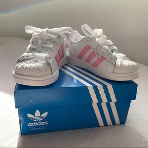 Kids Adidas Superstar I (Size 7 in Kids)